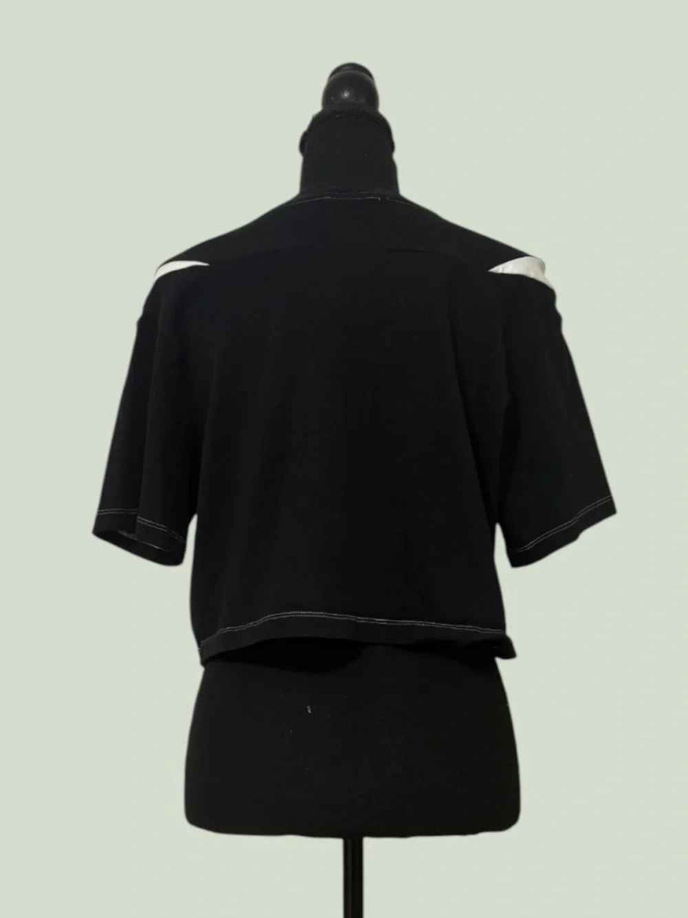 Y2K Nike Cropped Shirt